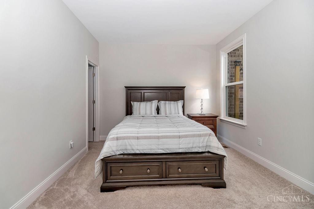 5560 Sentinel Oak Dr
