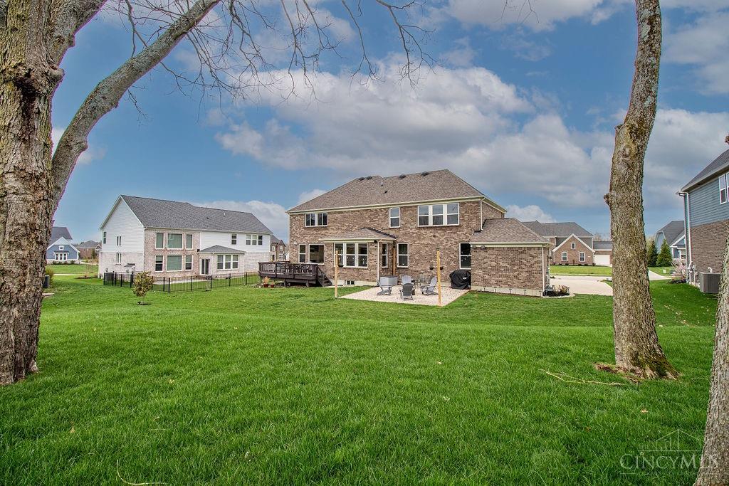 5560 Sentinel Oak Dr