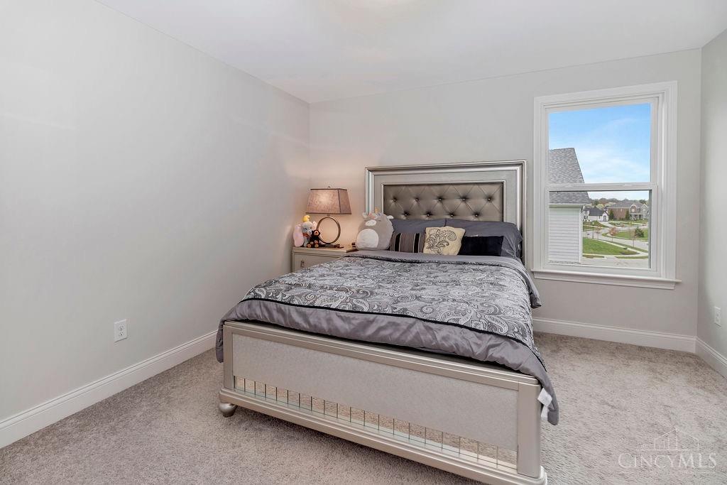 5560 Sentinel Oak Dr