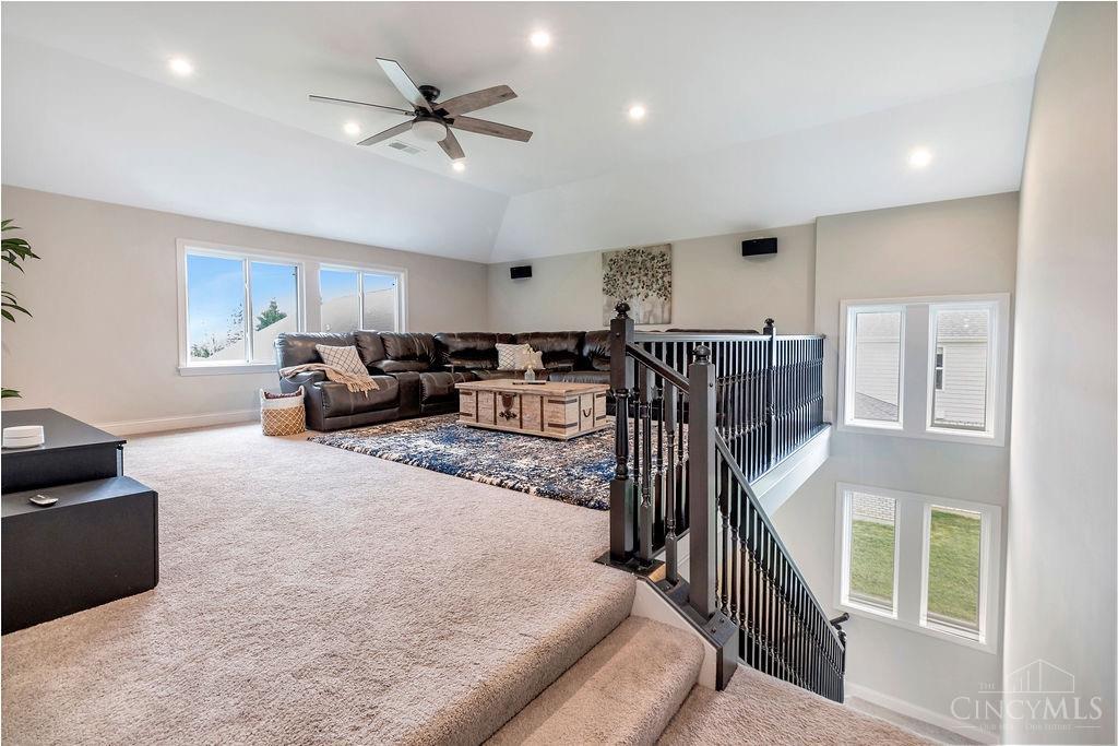 5560 Sentinel Oak Dr