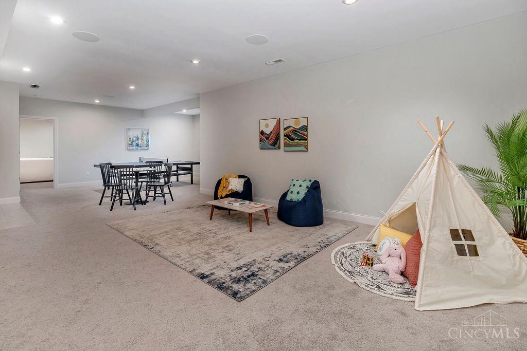 5560 Sentinel Oak Dr