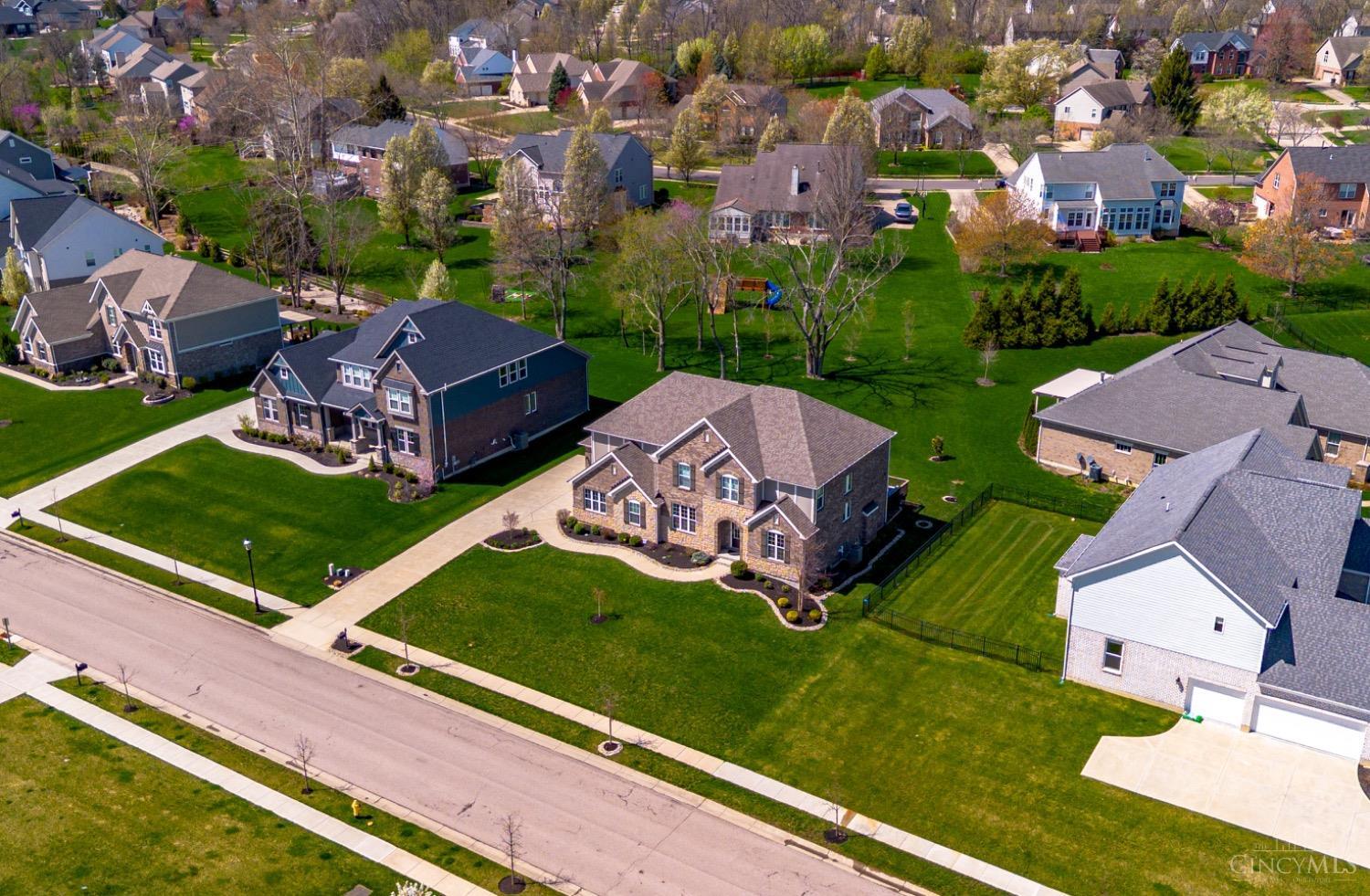 5560 Sentinel Oak Dr