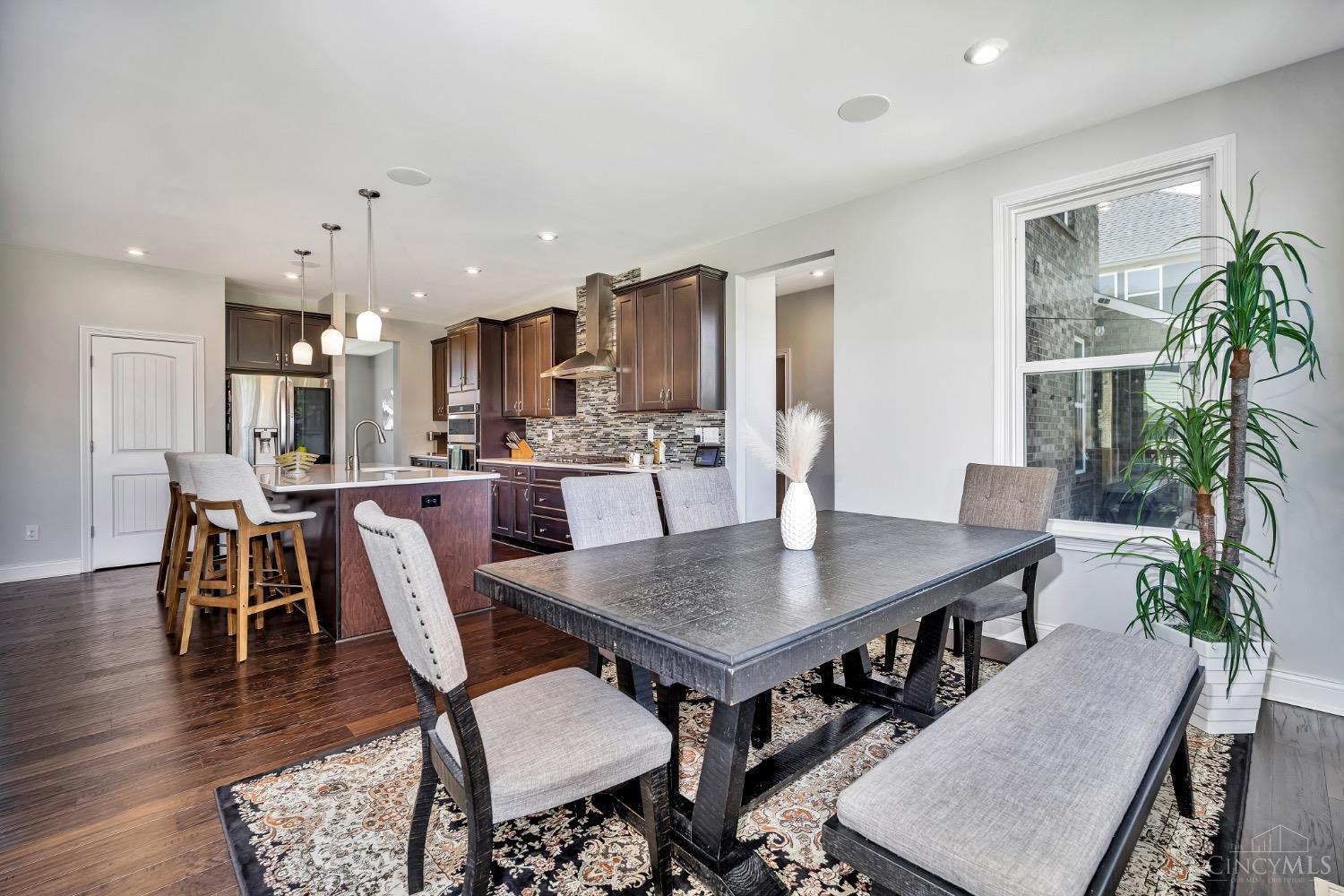 5560 Sentinel Oak Dr