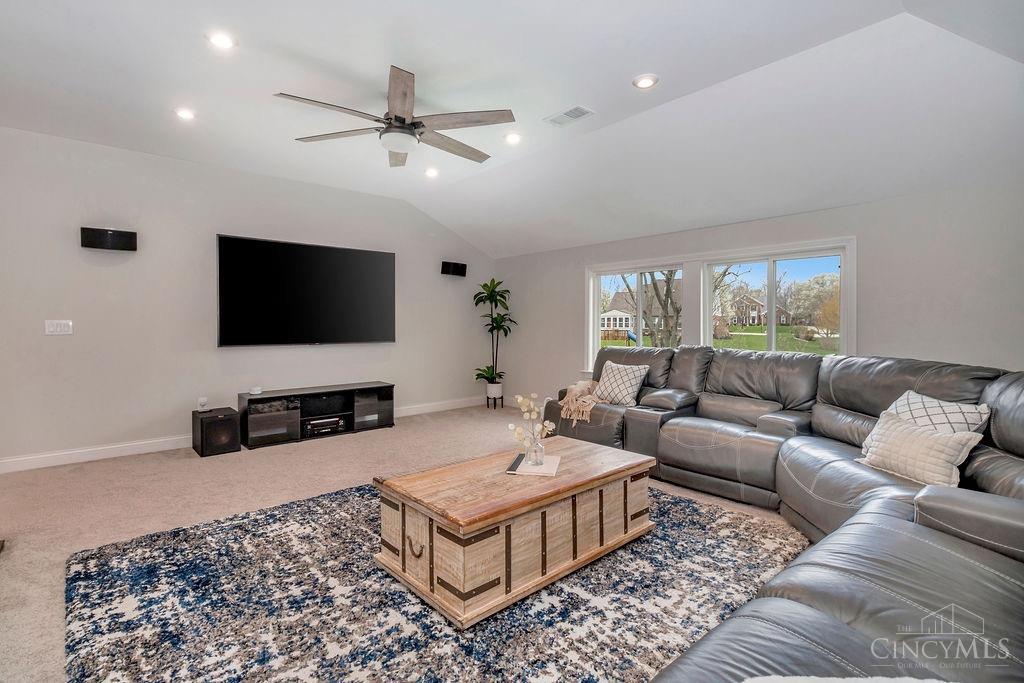 5560 Sentinel Oak Dr
