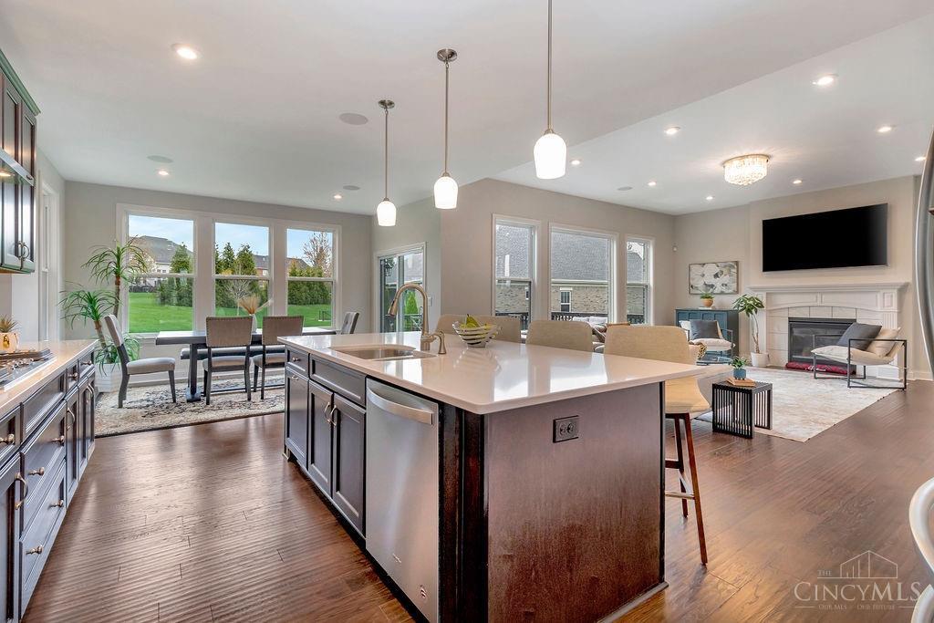5560 Sentinel Oak Dr