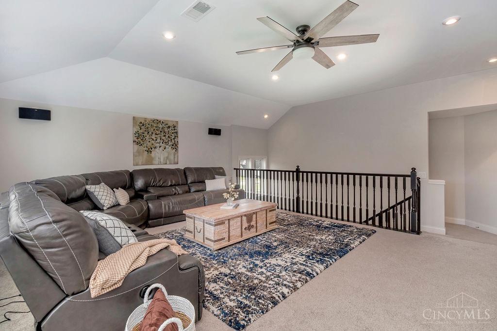 5560 Sentinel Oak Dr
