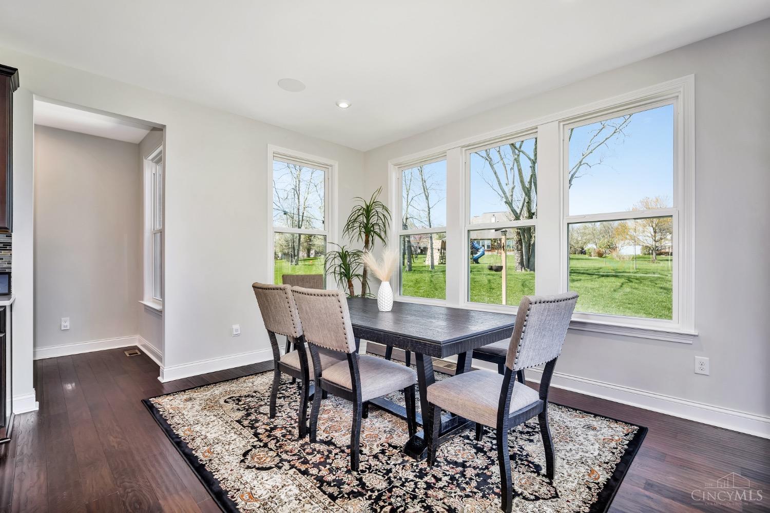 5560 Sentinel Oak Dr