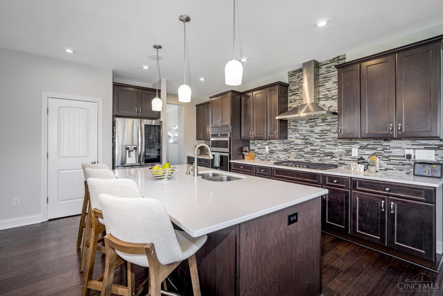 5560 Sentinel Oak Dr