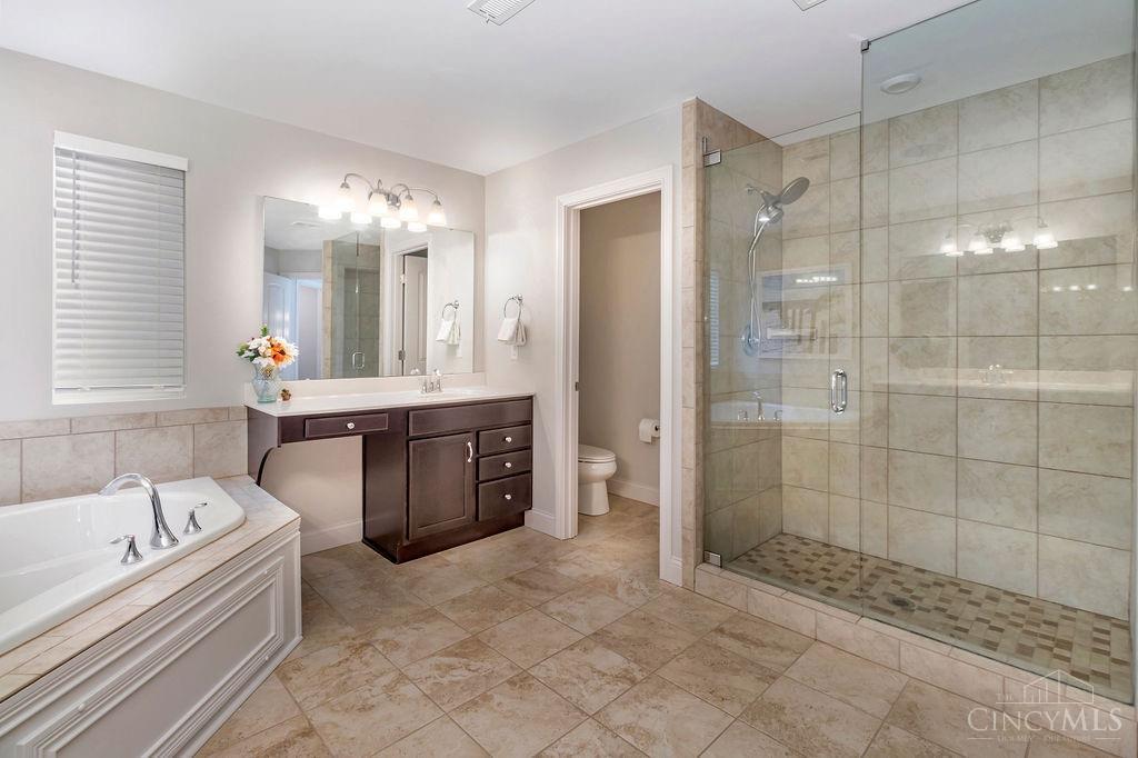 5560 Sentinel Oak Dr