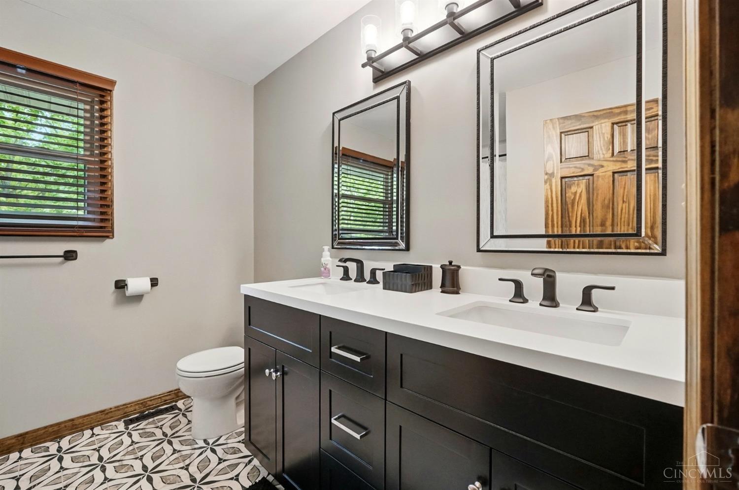 1270 Bruton Parish Way