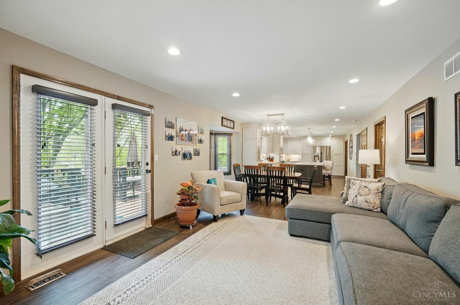 1270 Bruton Parish Way