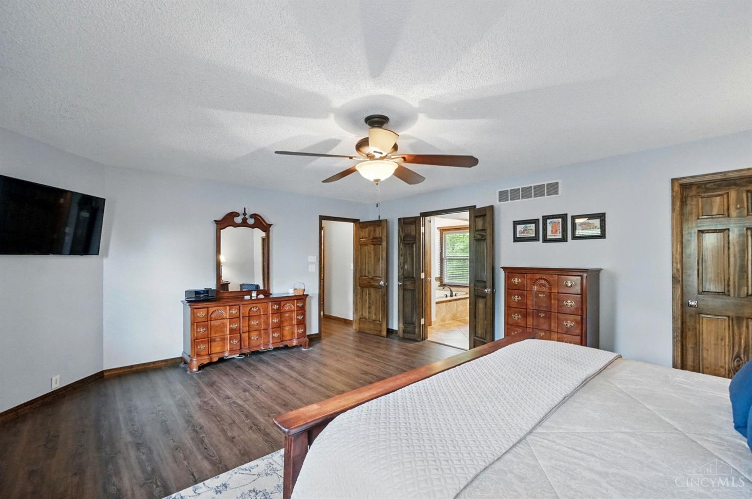 1270 Bruton Parish Way