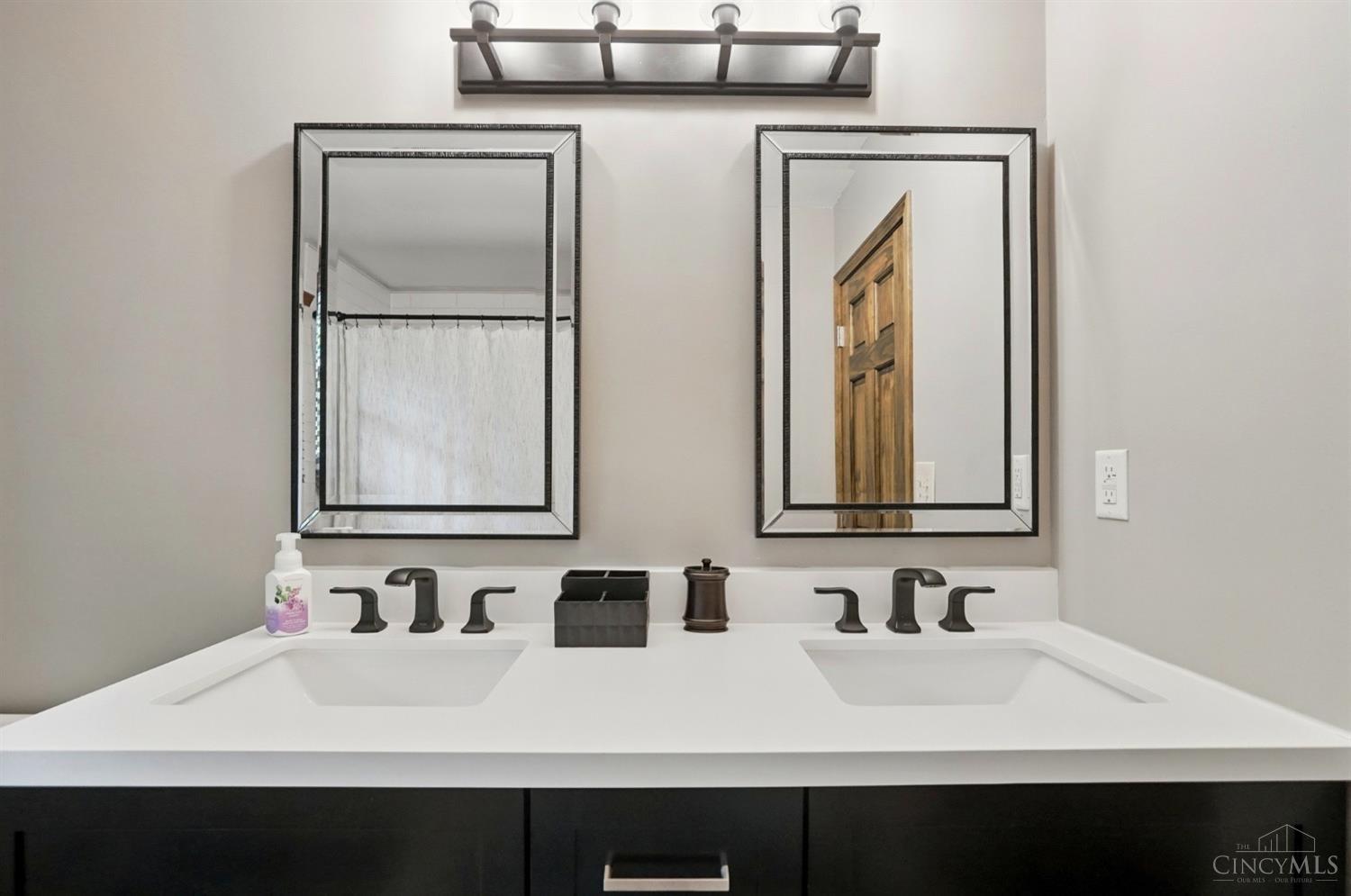 1270 Bruton Parish Way