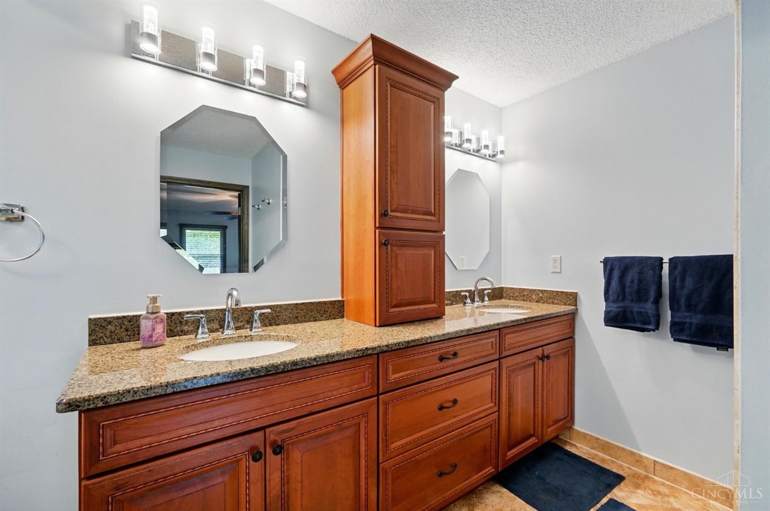 1270 Bruton Parish Way