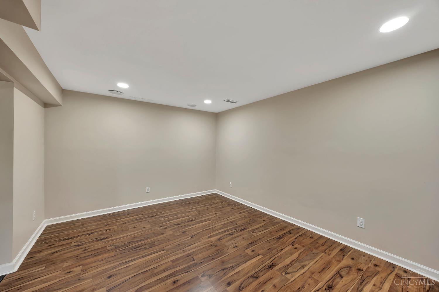 7560 Tylers Hill Ct