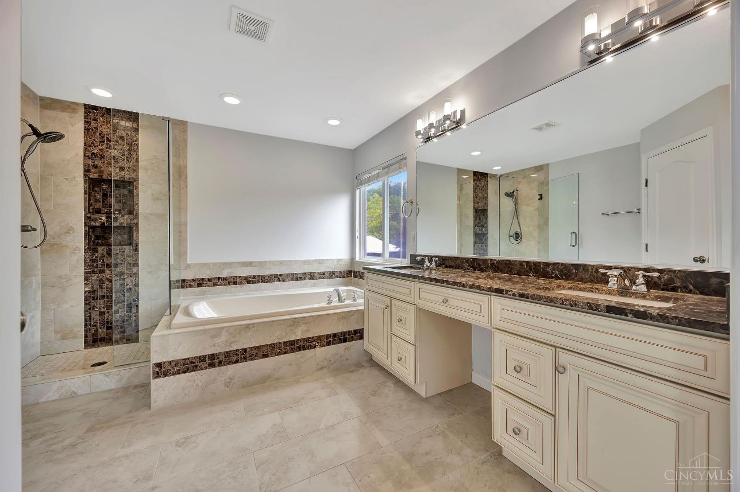 7560 Tylers Hill Ct