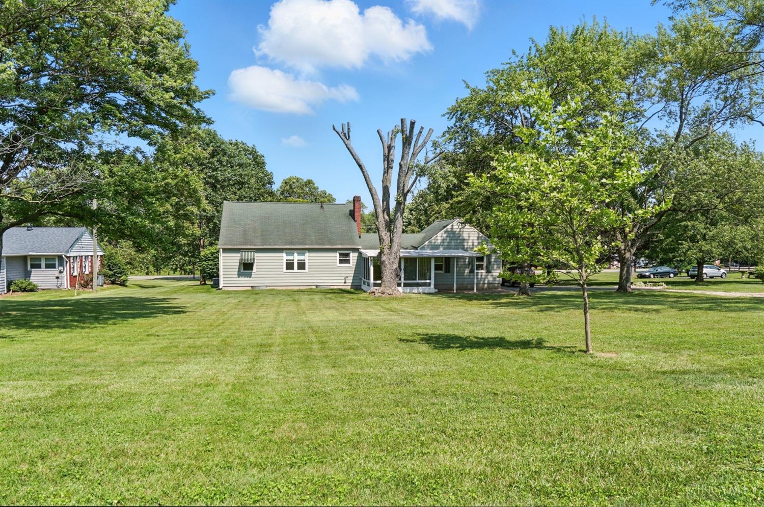 402 N Marshall Road