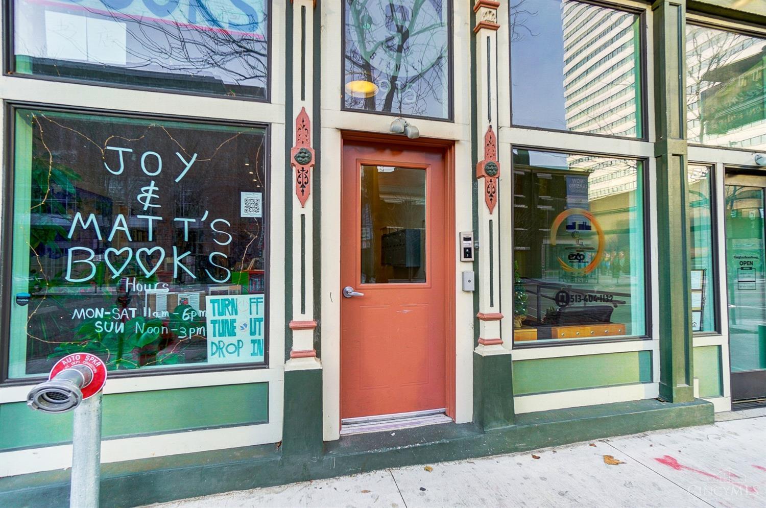 915 Vine Street 301