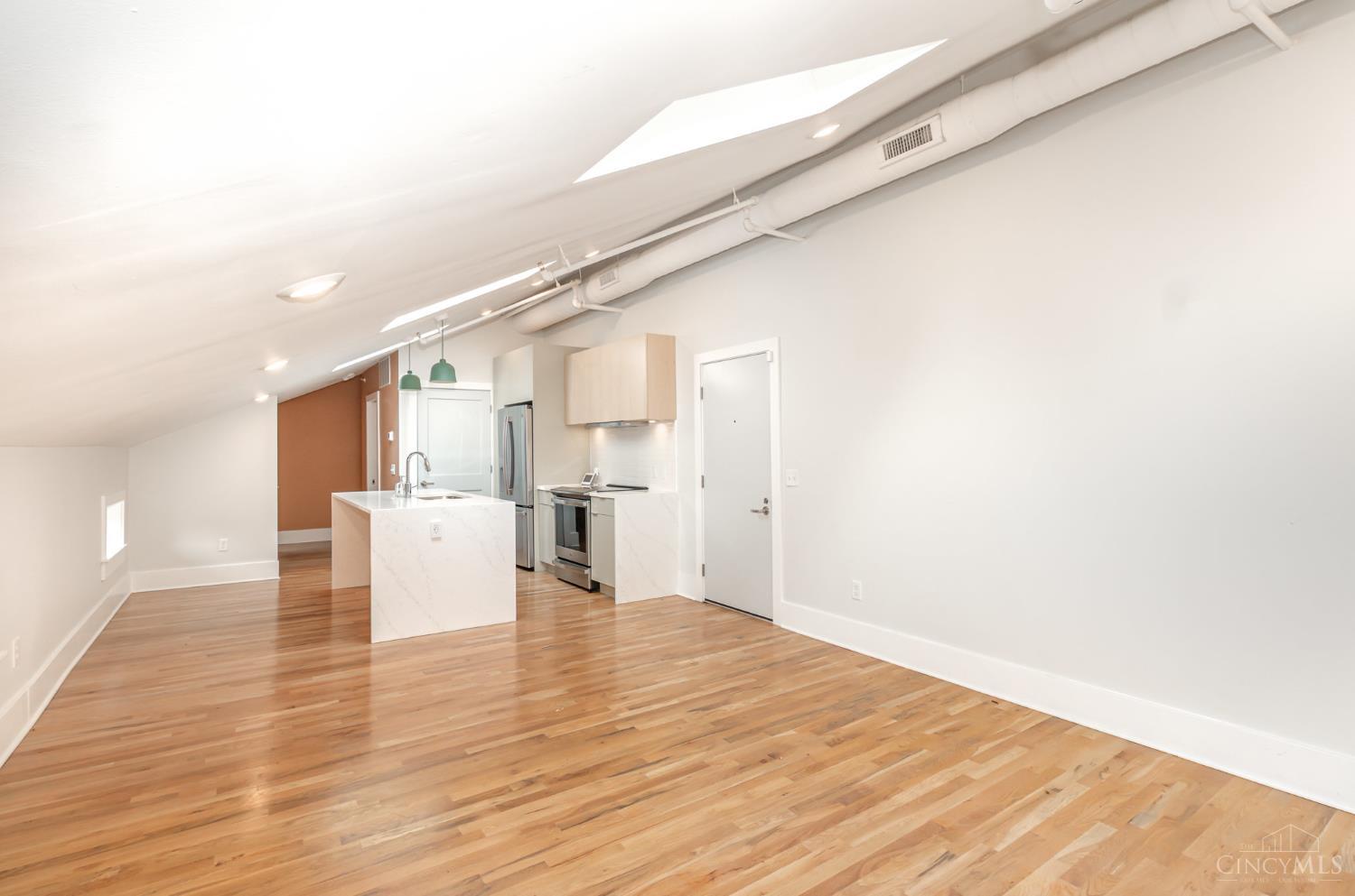 915 Vine Street 301