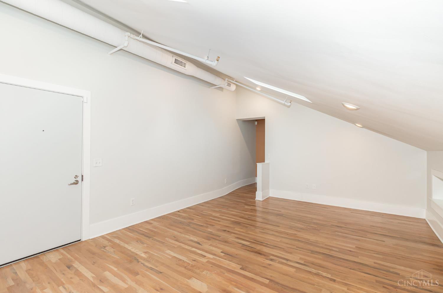 915 Vine Street 301