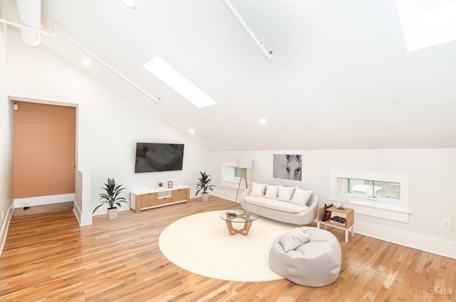 915 Vine Street 301