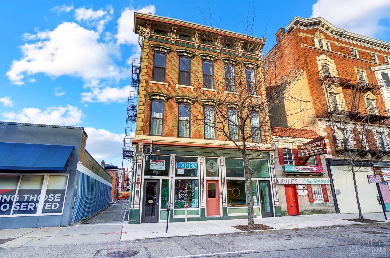 915 Vine Street 301