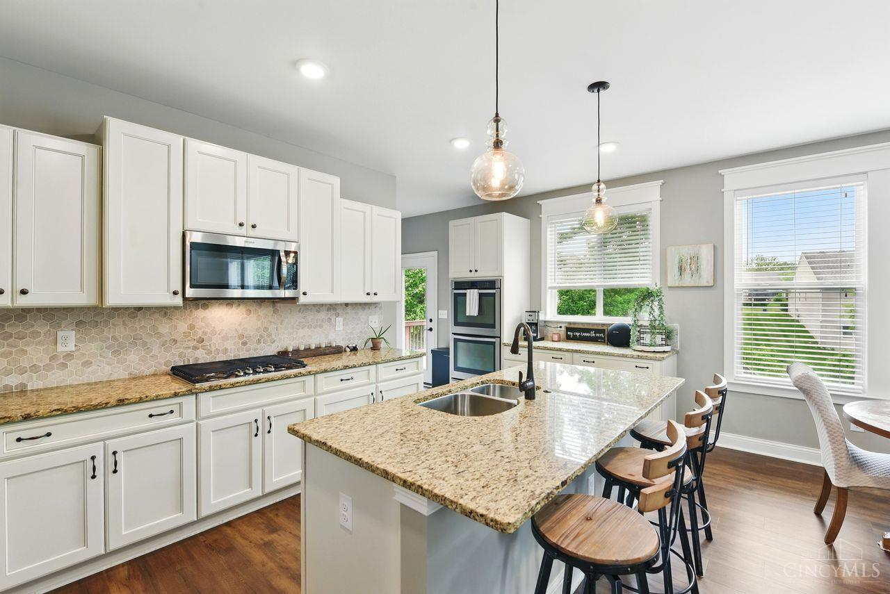9333 Gardenside Lane