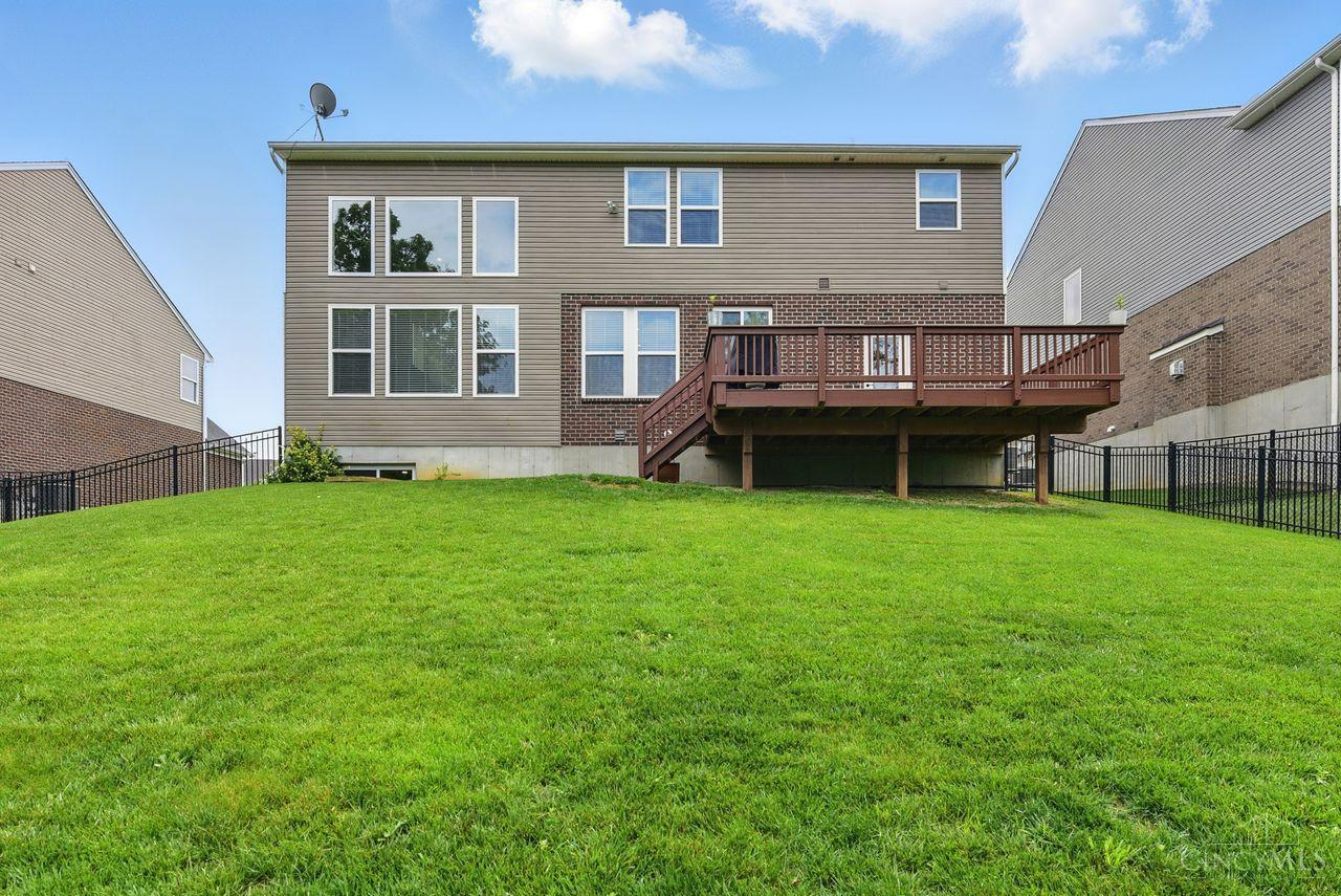 9333 Gardenside Lane