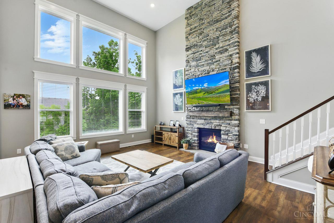 9333 Gardenside Lane