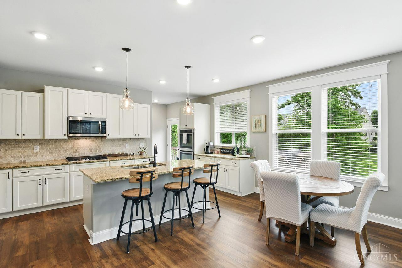 9333 Gardenside Lane