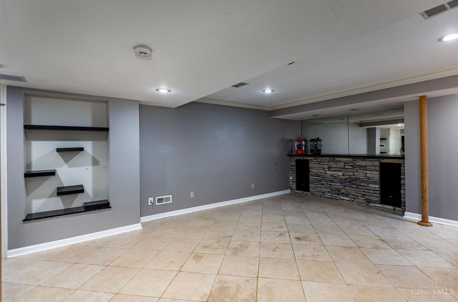 3291 Shadylake Dr