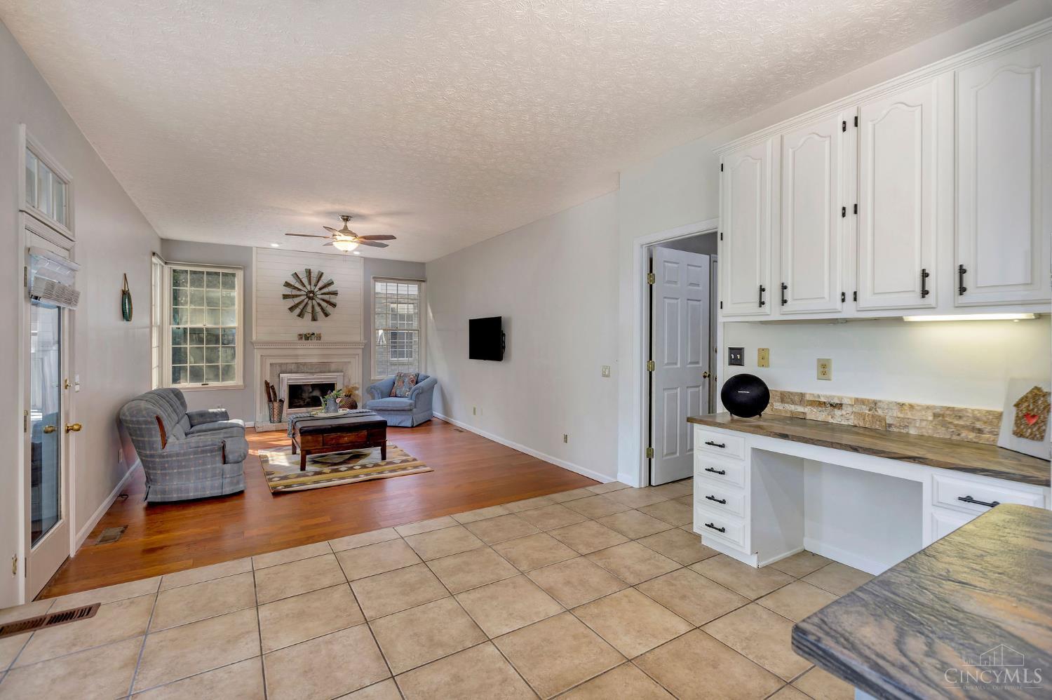 3291 Shadylake Dr