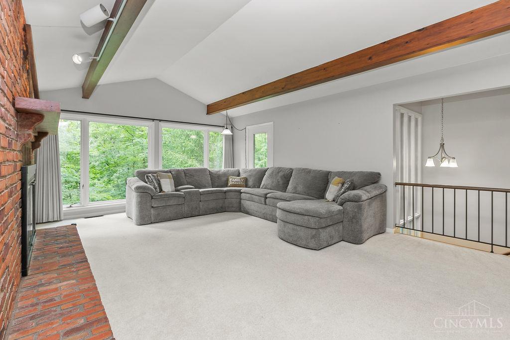 1 Iveswood Drive