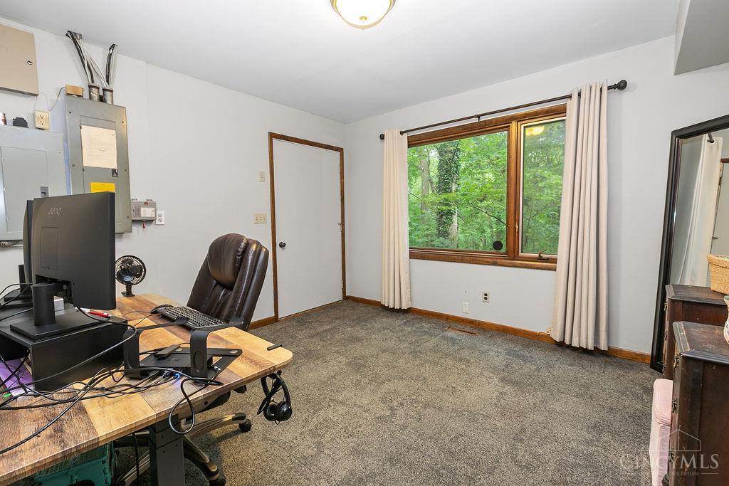 1 Iveswood Drive