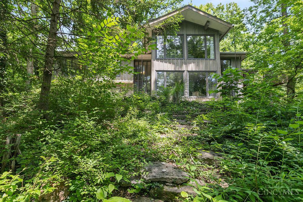 1 Iveswood Drive