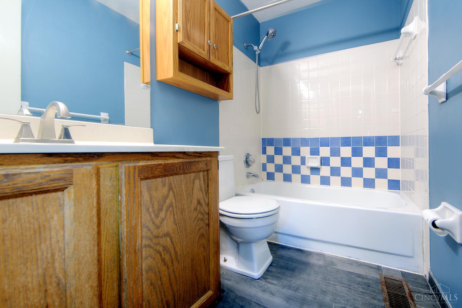 6820 Netherland Drive