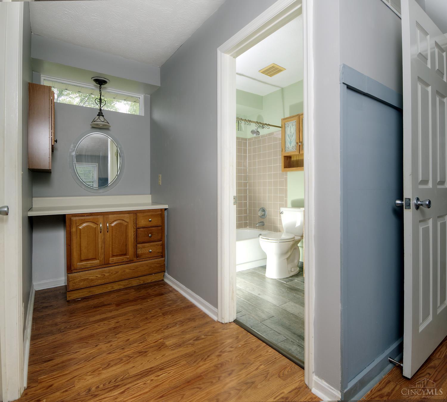 6820 Netherland Drive