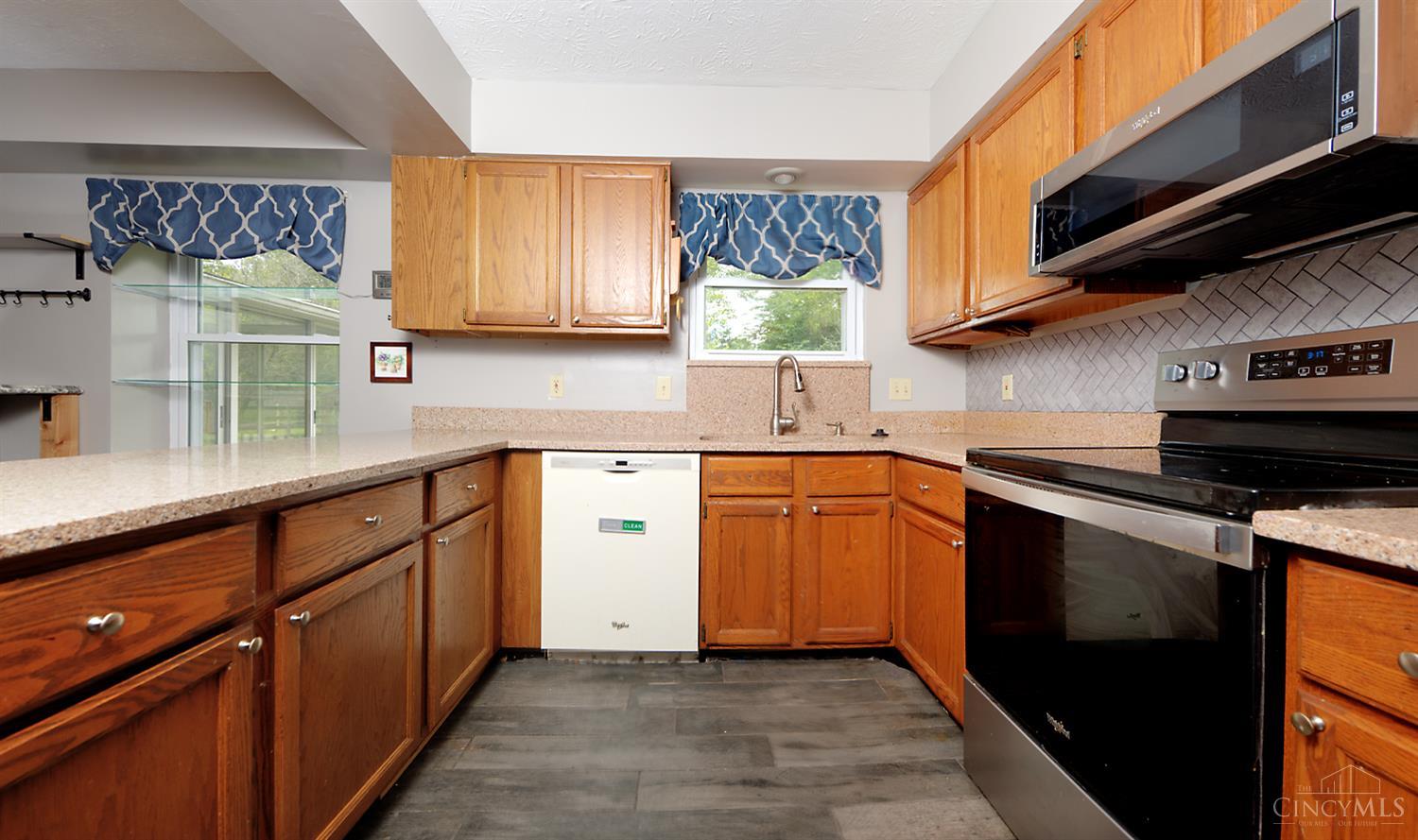 6820 Netherland Drive