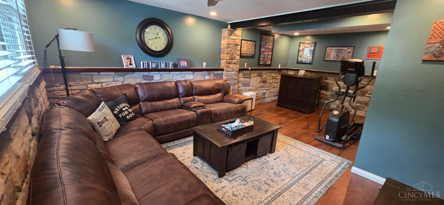 1039 Azure Court
