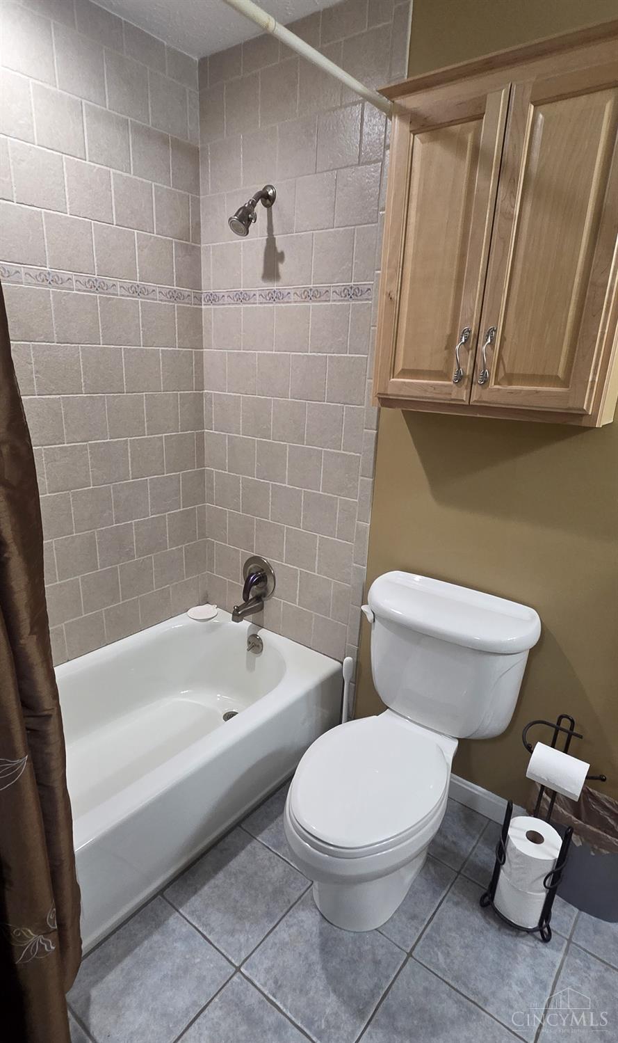 1039 Azure Court