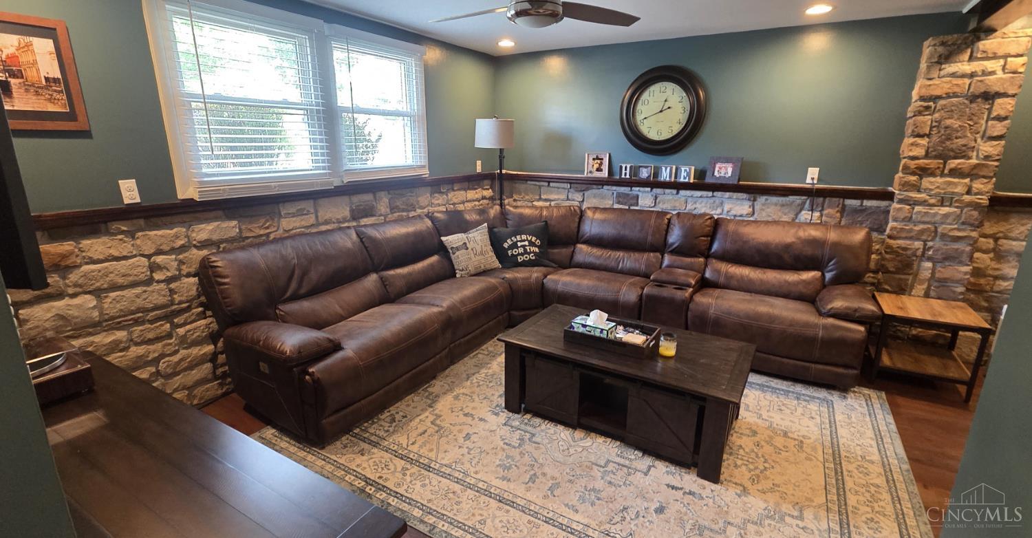 1039 Azure Court