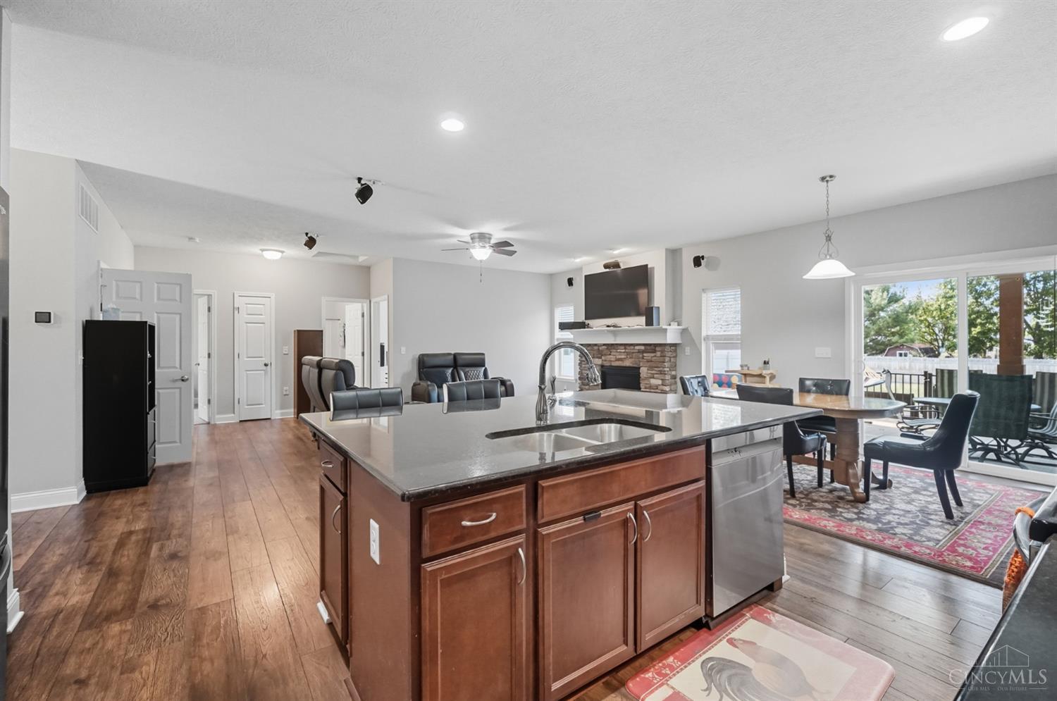 5575 Hoffman Road