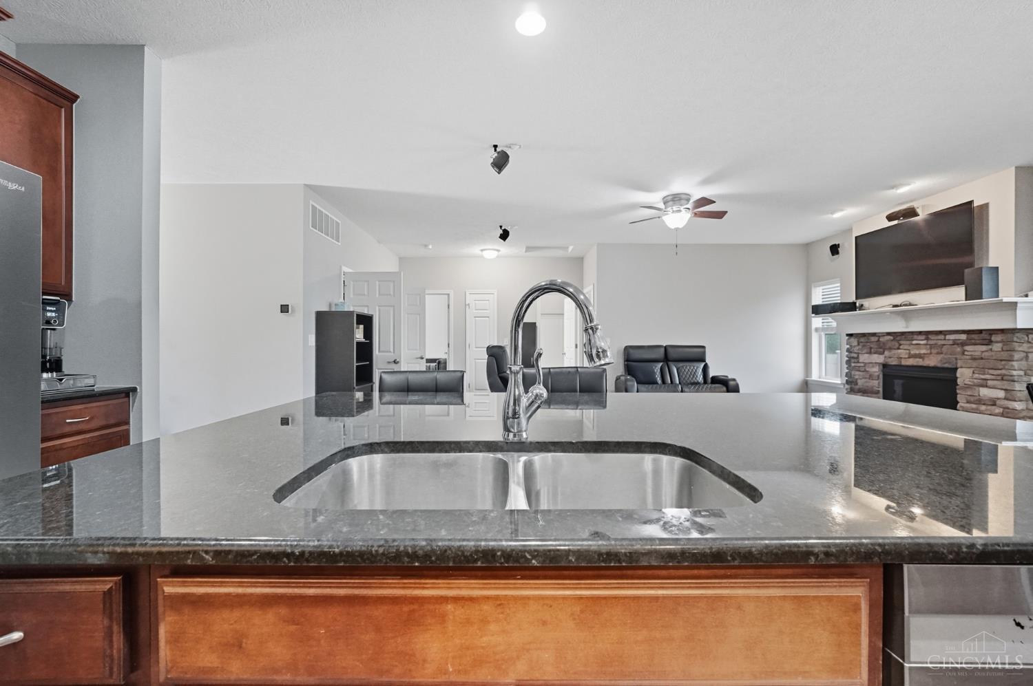 5575 Hoffman Road