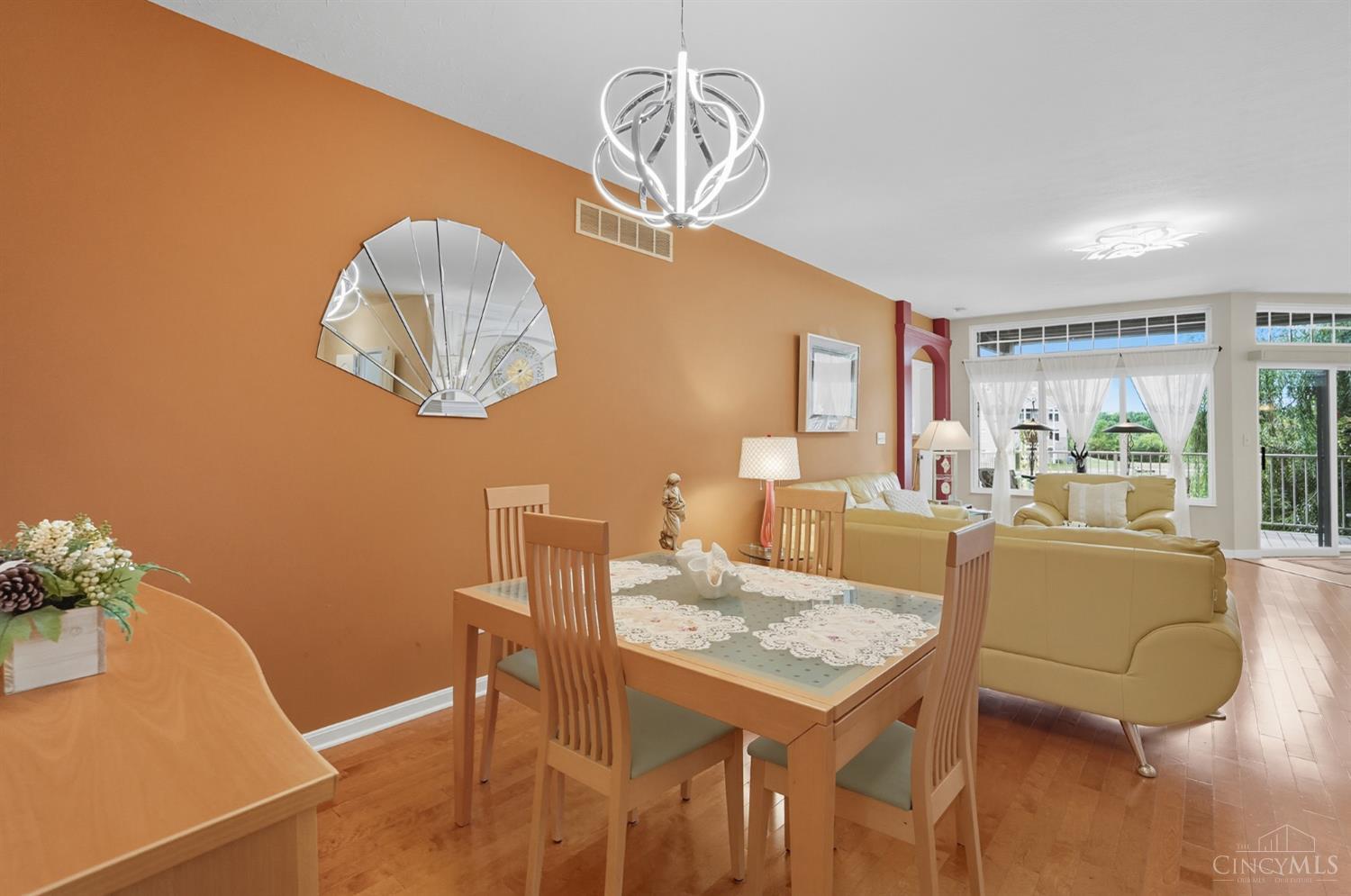 931 Heritage Green Drive