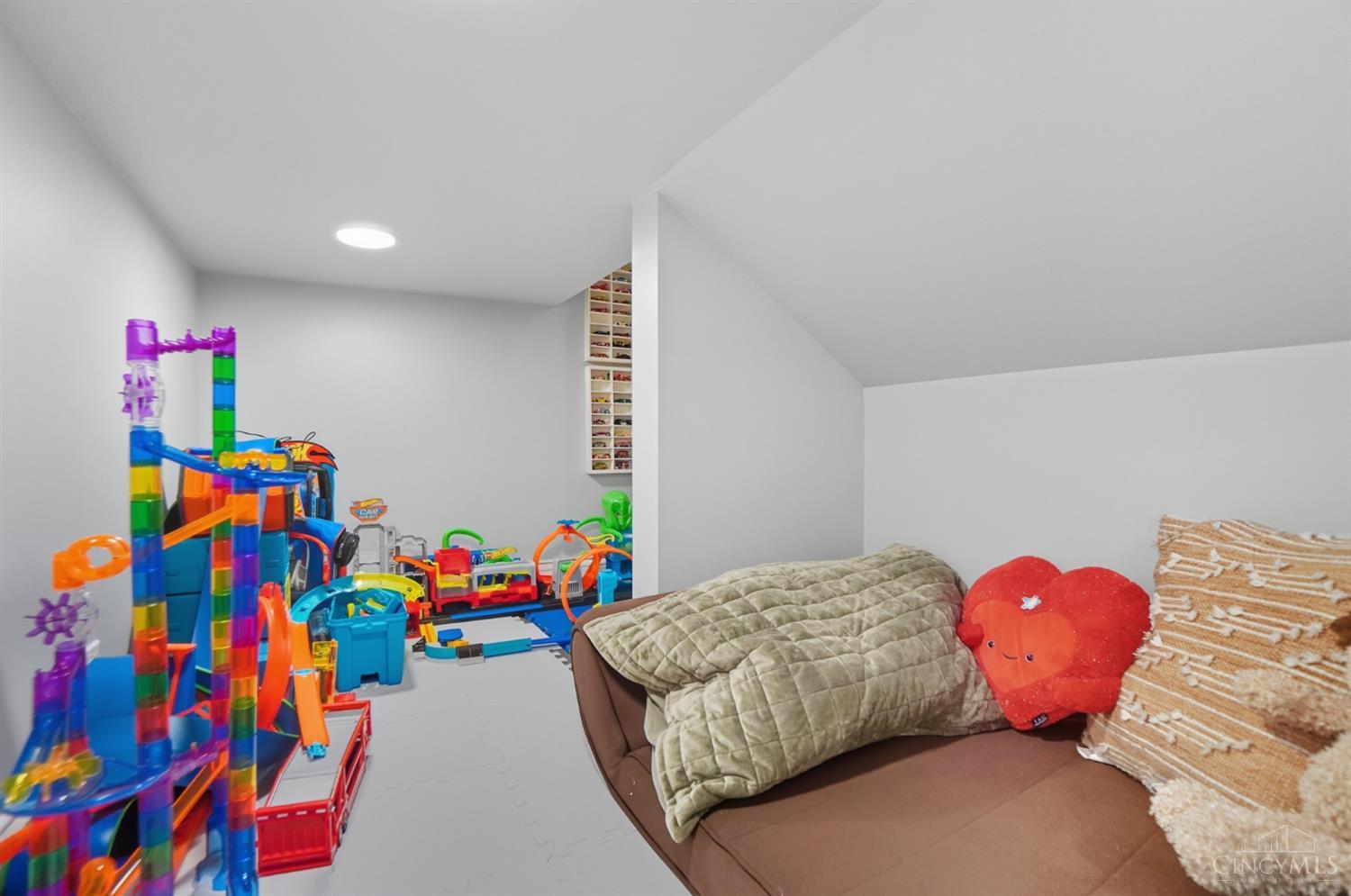 9907 Kensington Lane