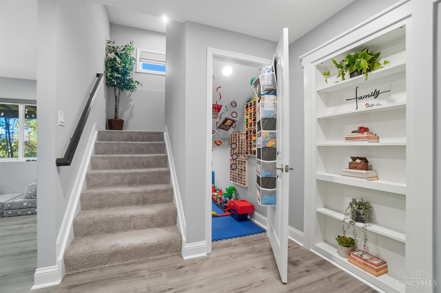 9907 Kensington Lane