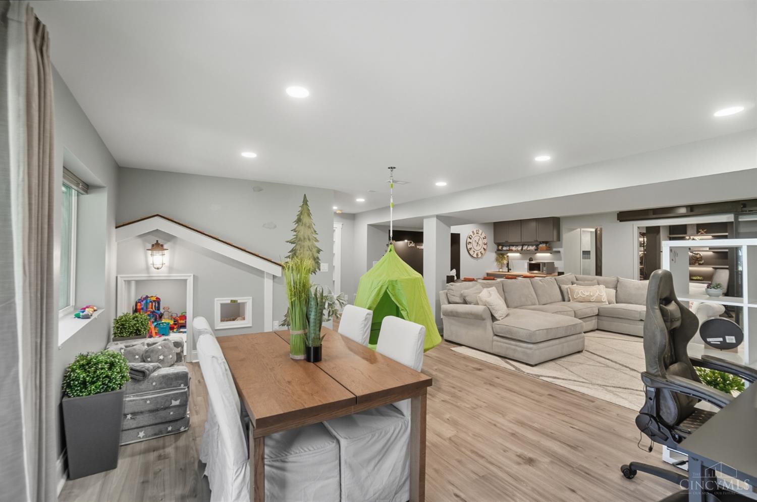 9907 Kensington Lane