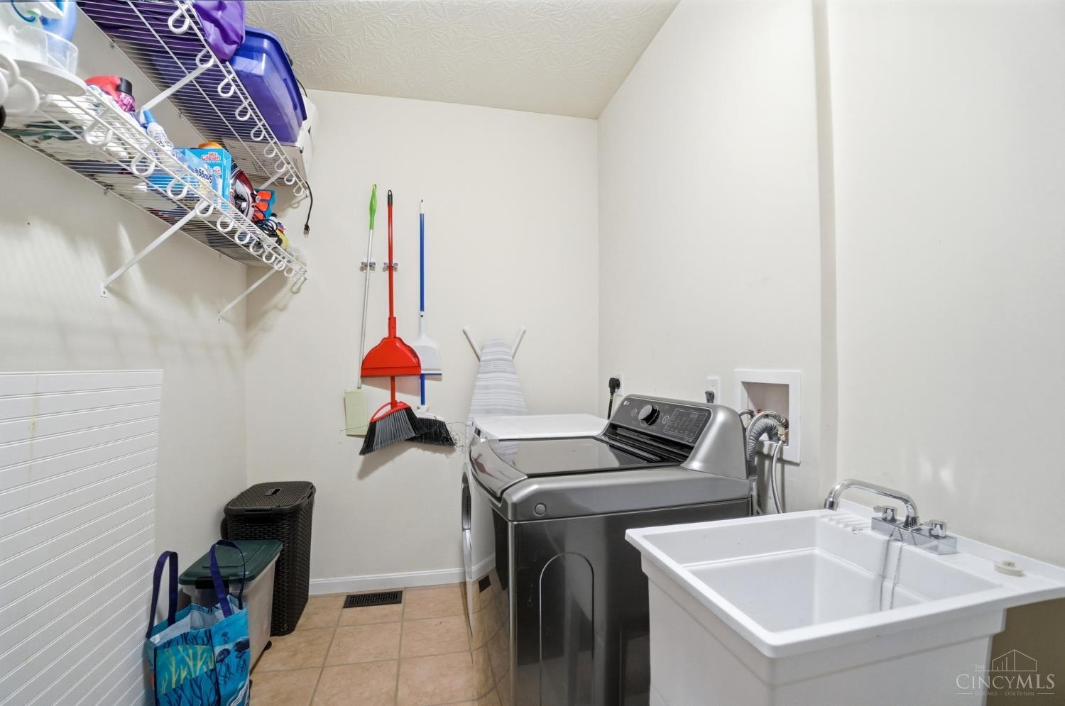 1492 Red Hawk Court