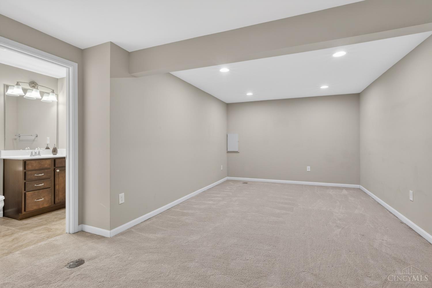 3866 Silver Queen Court