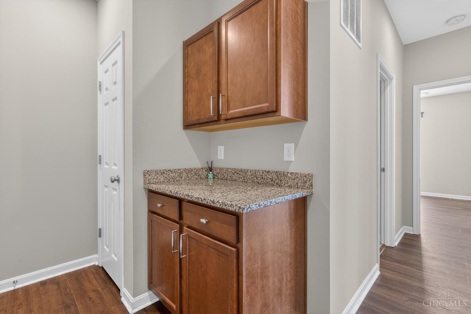 3866 Silver Queen Court